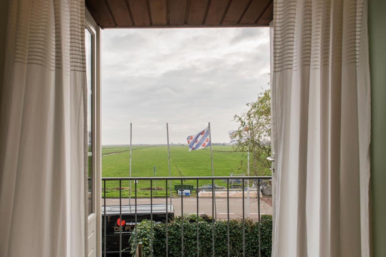 Villa Landzicht Vakantiehuis Aan De Fluessen Elahuizen Exterior foto